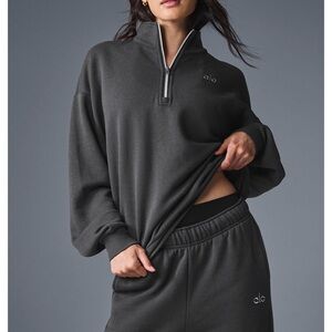 ALO Yoga Accolade 1/4 Zip Pullover - Anthracite